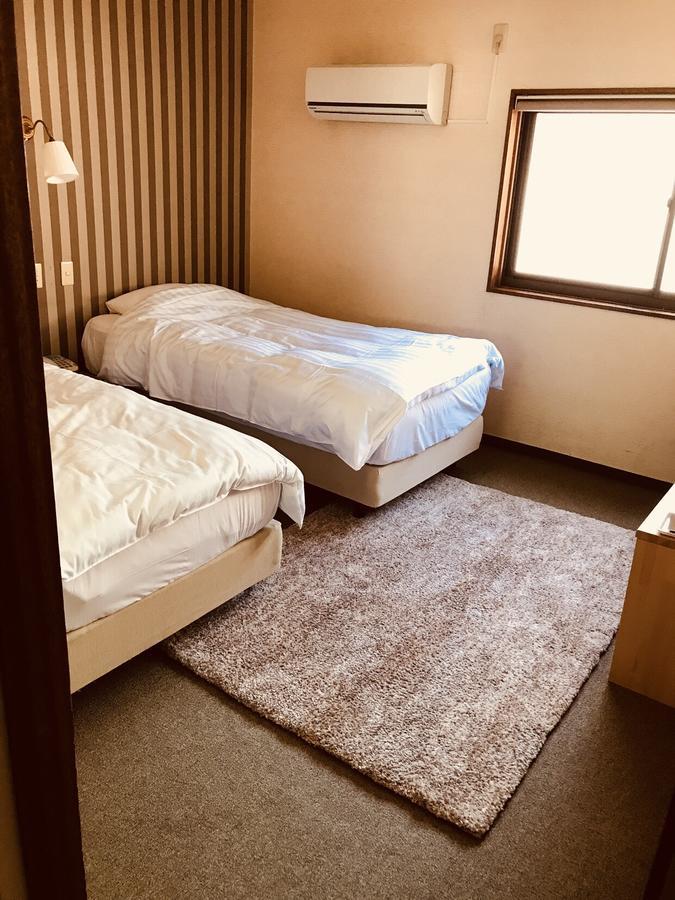 Reimeien Osaka Buitenkant foto
